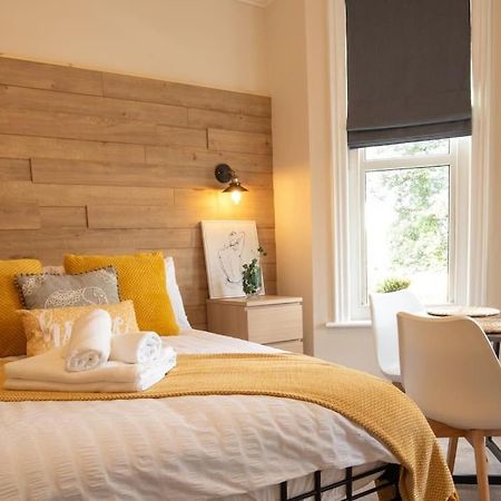 One Bed Apartment, Close To Train, City, Beach And Hospital Long Booking Welcome Eastbourne Exterior foto