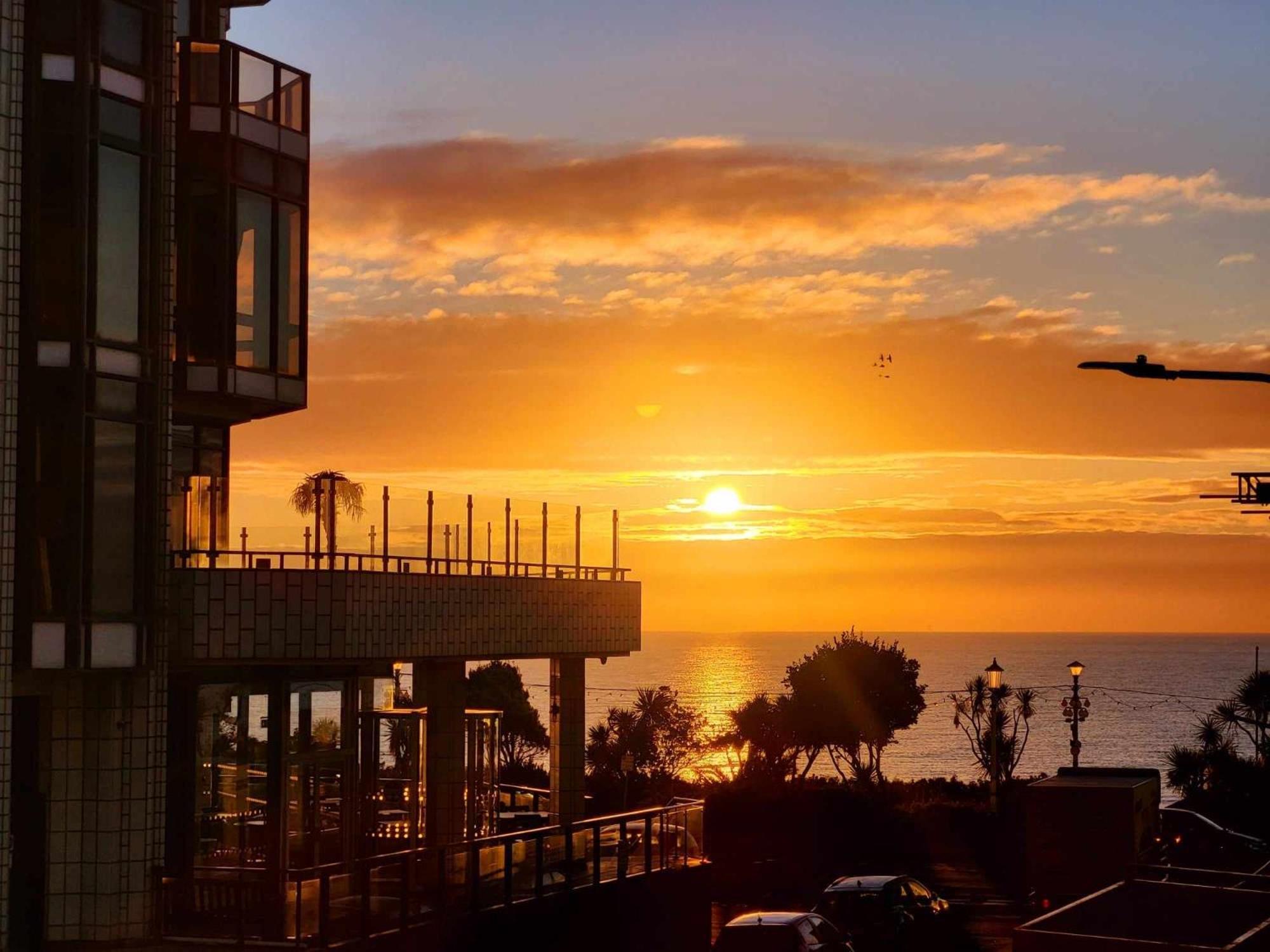 One Bed Apartment, Close To Train, City, Beach And Hospital Long Booking Welcome Eastbourne Exterior foto